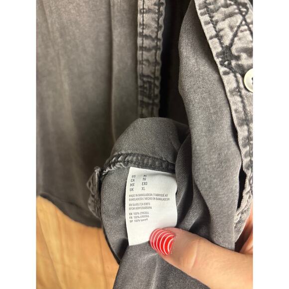 American Eagle Outfitters Boyfriend Fit Button Down Shirt Chambray Women Size XL - Picture 8 of 8